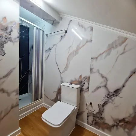 Πανσιόν Bn Ghouse